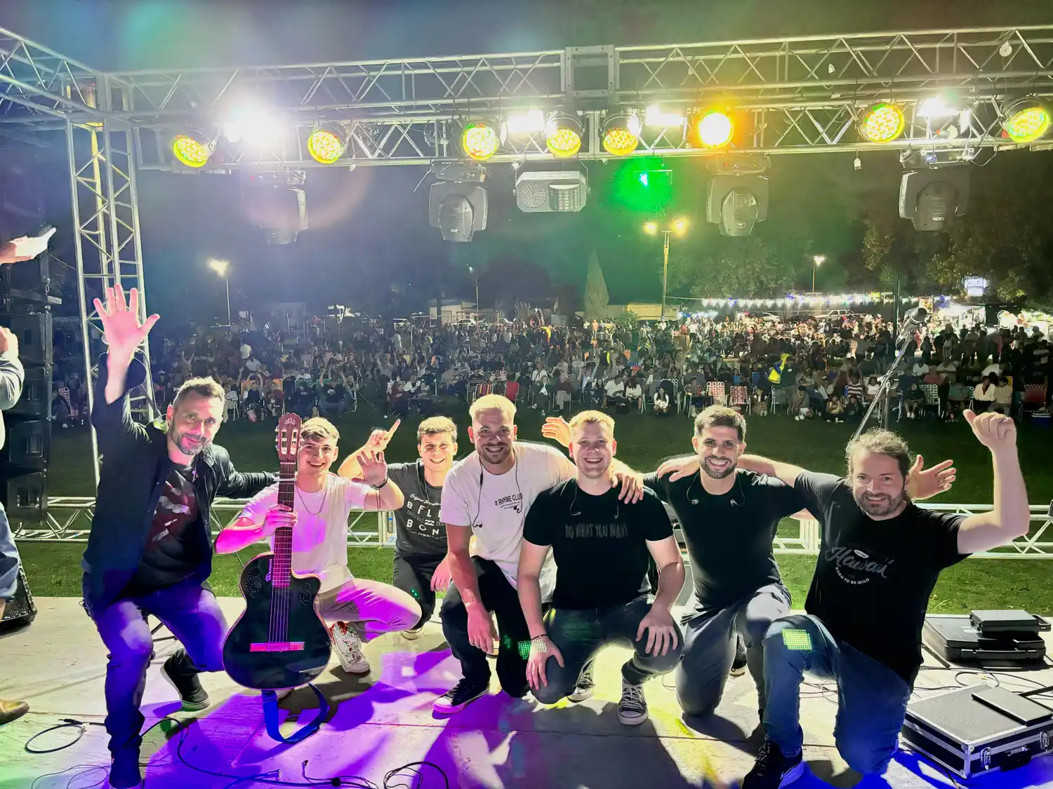 Una gran cantidad de músicos subieron al escenario en el encuentro del chamamé.