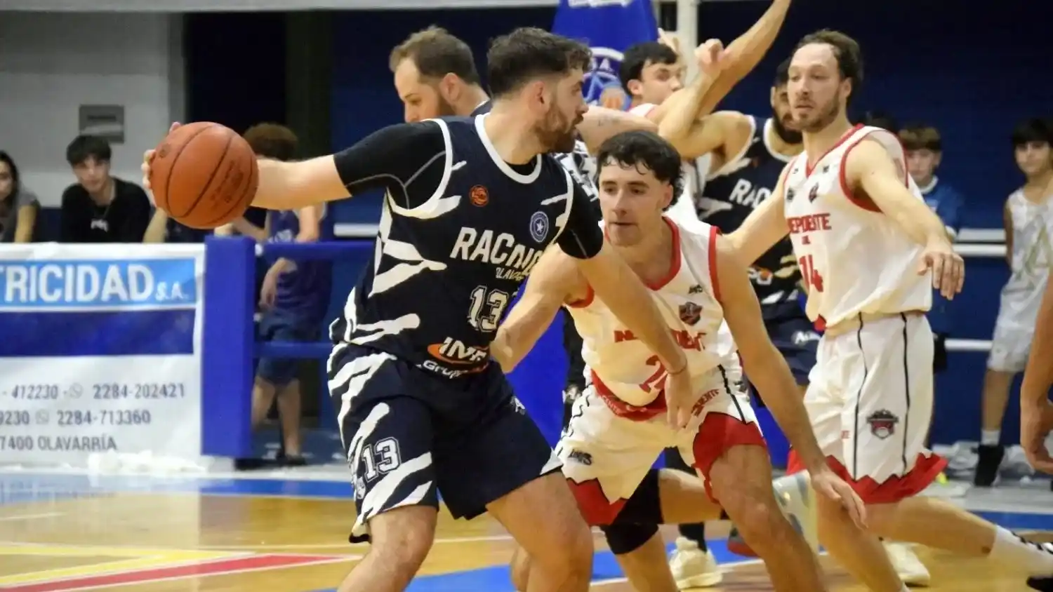 Yarza aprieta la marca ante Yaben. (Fotos de Verito Fotografías).