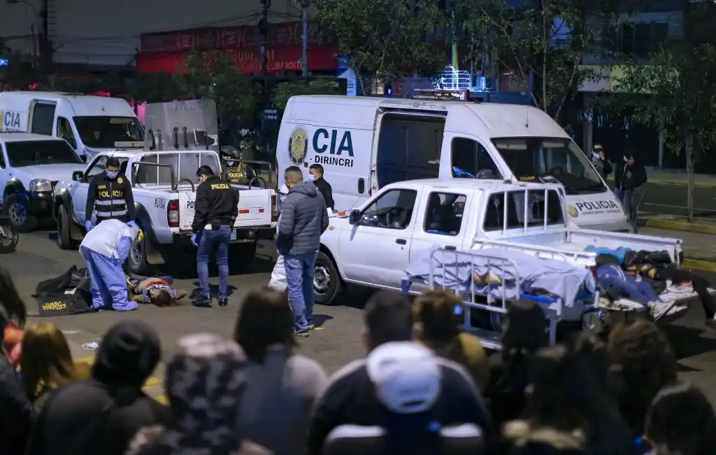 Trece muertos por asfixia al intentar huir de la policía que allanó una fiesta ilegal