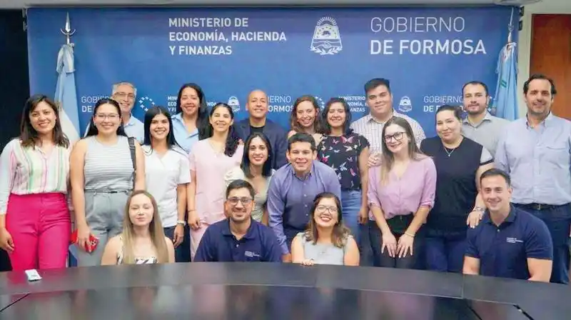 Ibáñez recibió a jóvenes que participaron 
de programas de formación del CFI