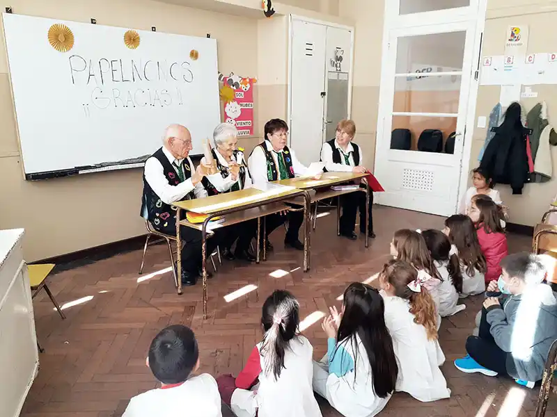 Papelnonos en las escuelas