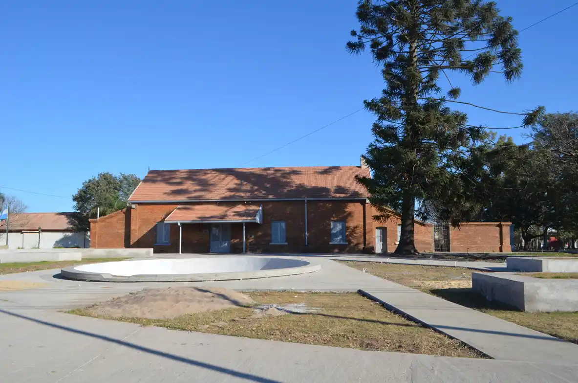 Se está remodelando la plazoleta Eva Perón.