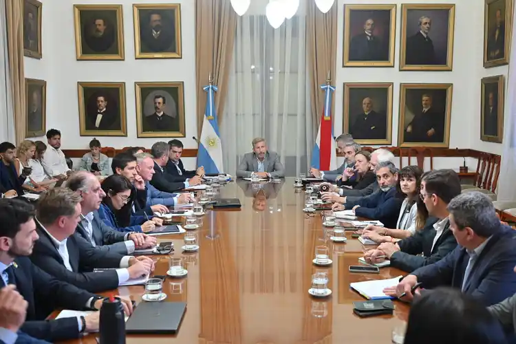 Frigerio encabezó la reunión semanal de gabinete con foco en la eficiencia del gasto y la modernización del Estado