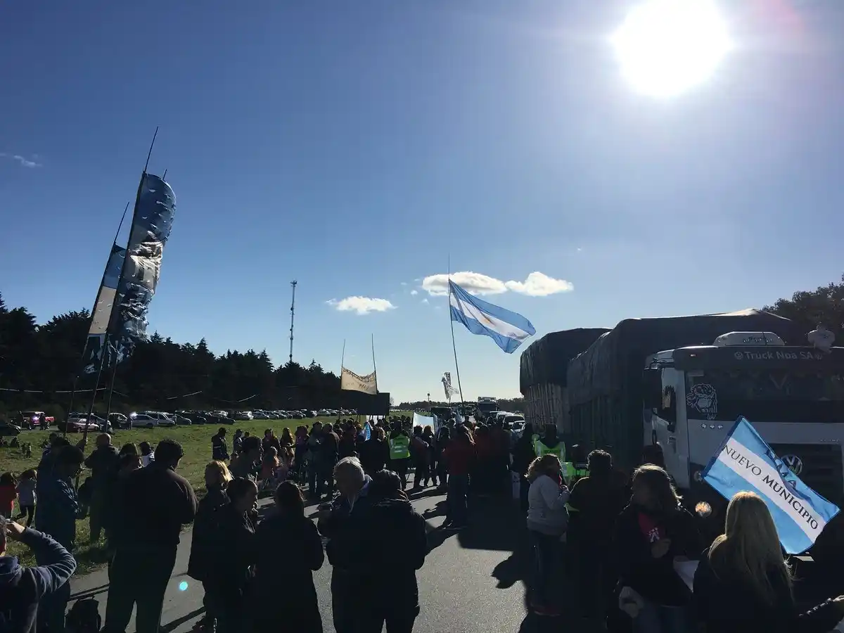 En Lima reclamaron su independencia de Zárate con un corte en Panamericana