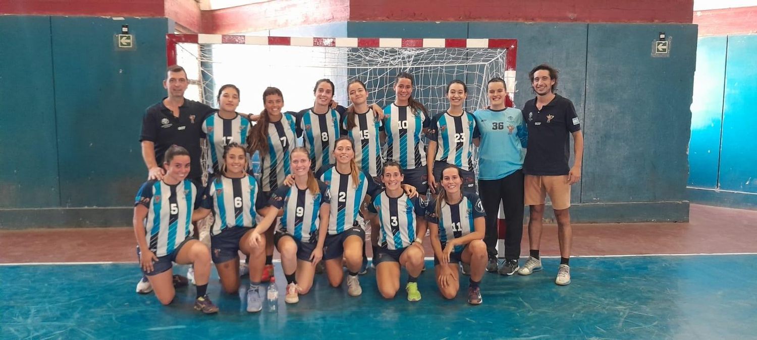 El equipo femenino de Unicen.