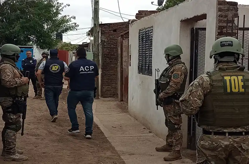 Detuvieron a tres personas por el violento robo a la comisaría en Arroyo Leyes