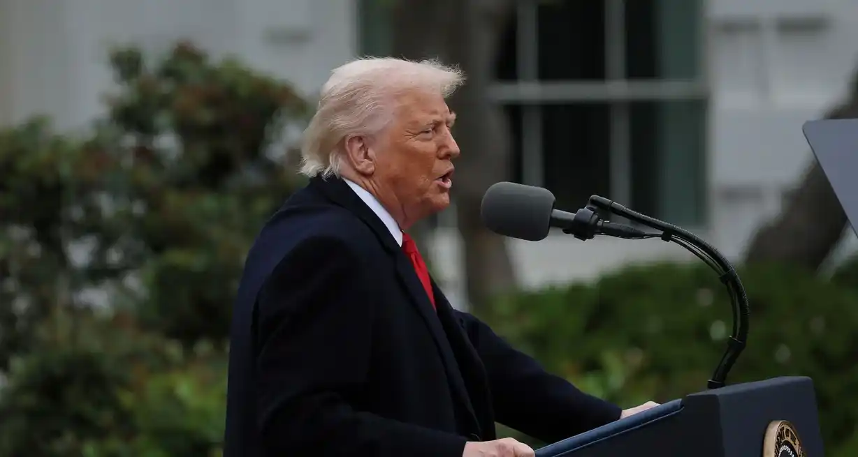 El anuncio de Trump en La Rosaleda de Casa Blanca este miércoles. Reuters.