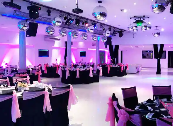 Habilitaron salones de eventos, pero el interés aún es acotado