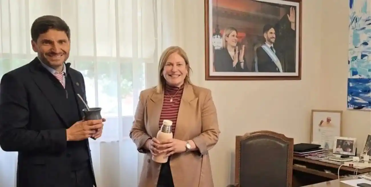 En mayo, el gobernador Pullaro visitó a Scaglia en sus oficinas del Senado. Foto: Archivo