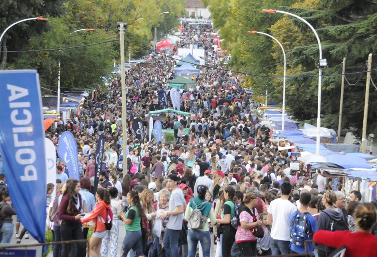 Se estima que habrá más de 350 puestos en la feria artesanal de Semana Santa