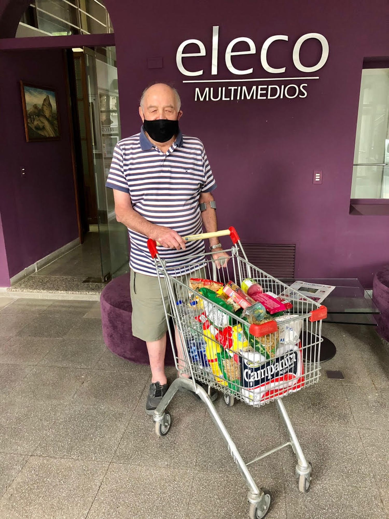 Entregamos otro carro repleto de mercadería