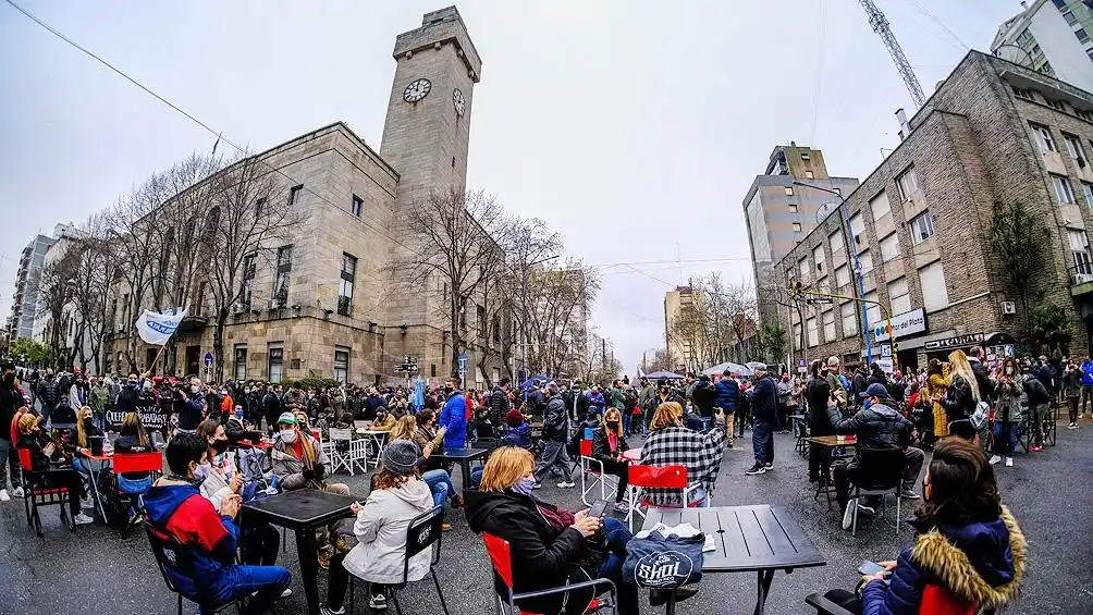 Cuarentena en Mar del Plata: Gastronómicos no aceptan la fase 3, protestan y quieren abrir sin permiso