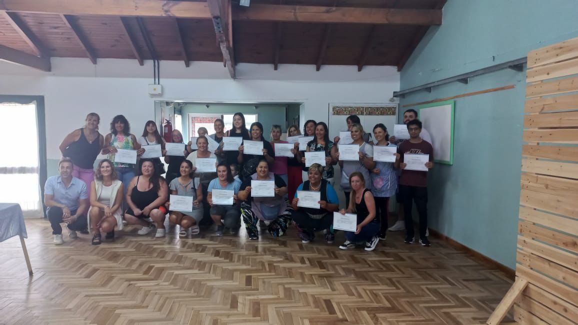 Compromiso y Formación: Auxiliares Recibieron su Certificación en Gestión del Servicio Alimentario Escolar
