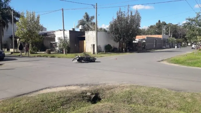 El sábado al mediodía una joven de 24 años fue atropellada y el conductor del rodado mayor se dio a la fuga.