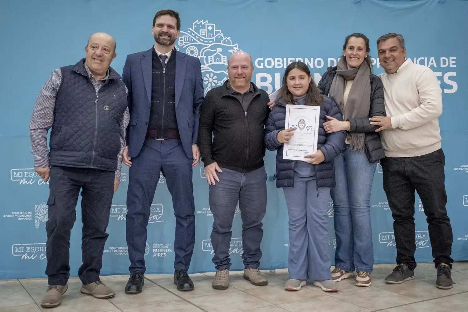 La ceremonia contó con la presencia del intendente Walter Wischnivetzky.