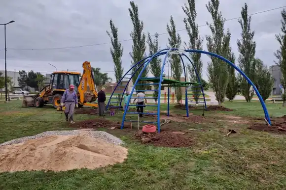 Llegaron juegos para las plazas de Bella Italia