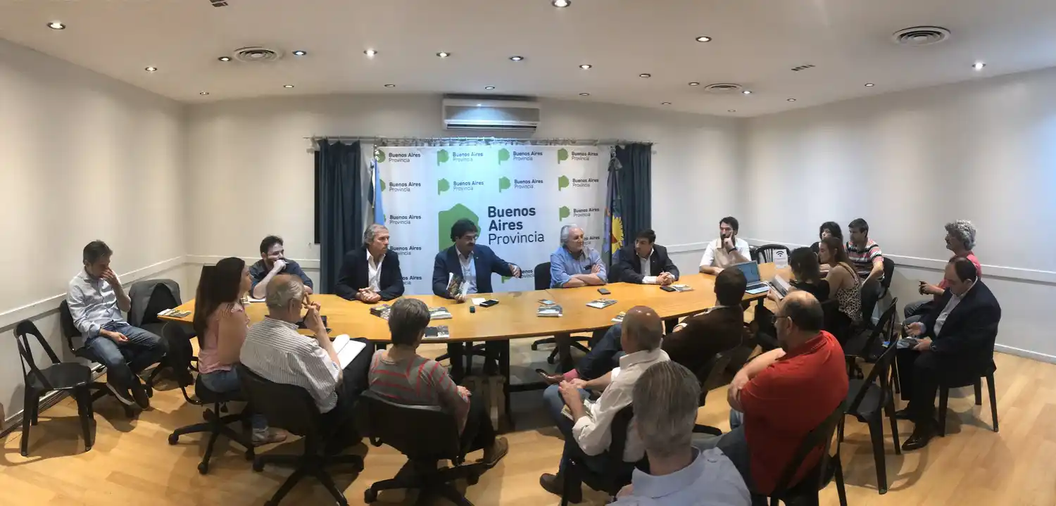 El Ministro de Agroindustria bonaerense presentó su balance de gestión en un libro