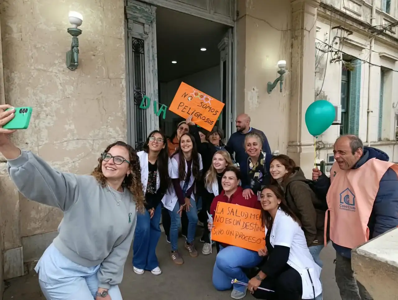 El Hospital Centenario conmemoró el Día Mundial de la Salud Mental con una actividad comunitaria