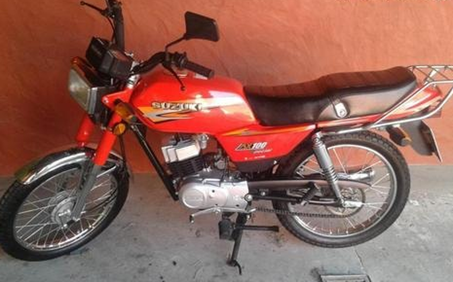 Robaron la moto de delivery de una pizzería céntrica