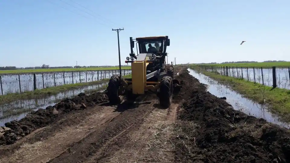 El Ensur mantiene caminos rurales ante la llegada de las “épocas críticas”