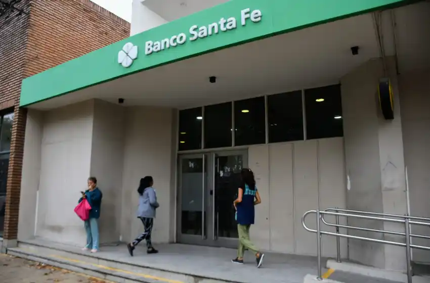 El intendente de Villa Gobernador Gálvez tras el ataque a un banco: «Hay cuatro móviles policiales para toda la ciudad»