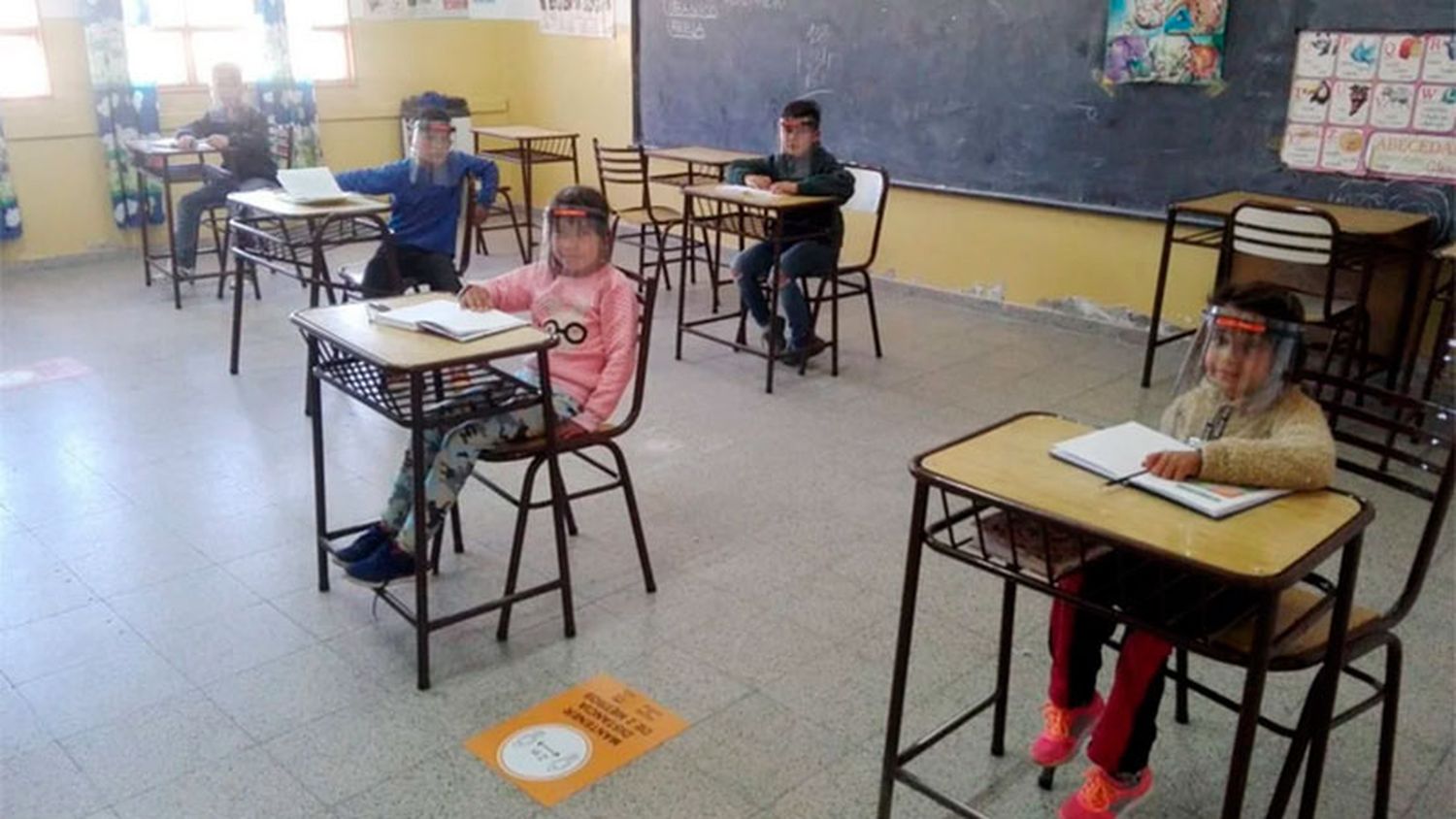 Impulsan nuevo protocolo para que haya clases tres veces por semana en escuelas