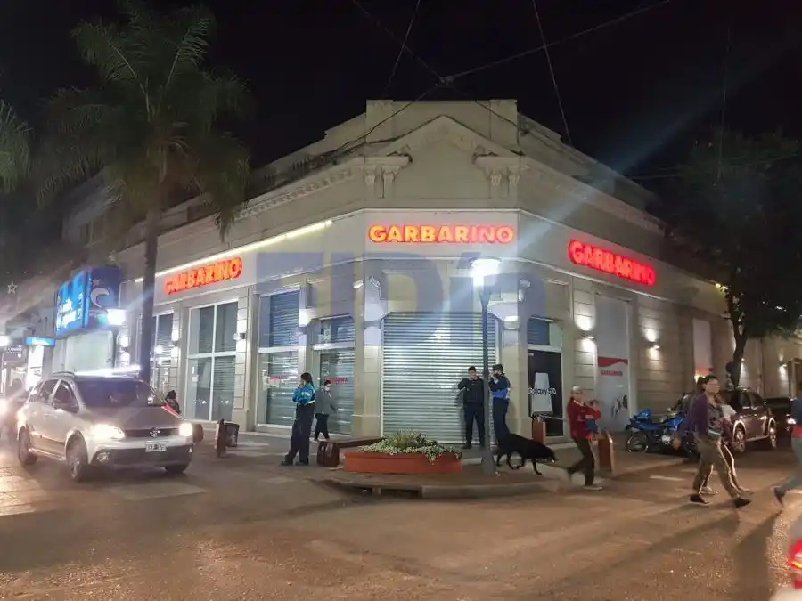 Empleados de Garbarino desmienten el cierre: "Estamos trabajando"