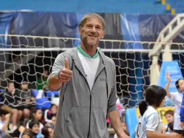 Marcos Milinkovic llegará a Crespo para brindar una clínica de vóley destinada a jugadores, entrenadores y docentes