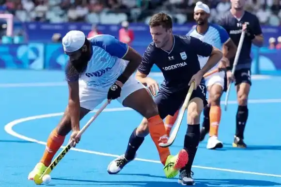 Los Leones empataron ante India