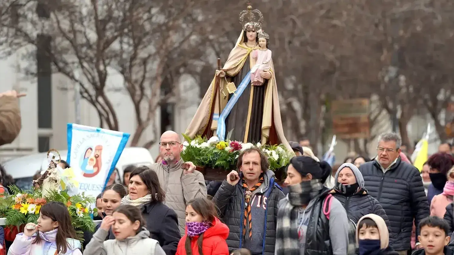 Procesión y misa por las fiestas patronales de Necochea