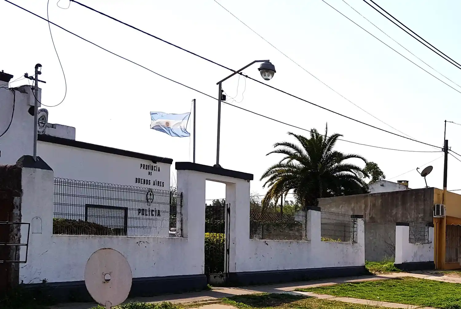 El allanamiento estuvo a cargo de personal del destacamento de Santa Lucía.