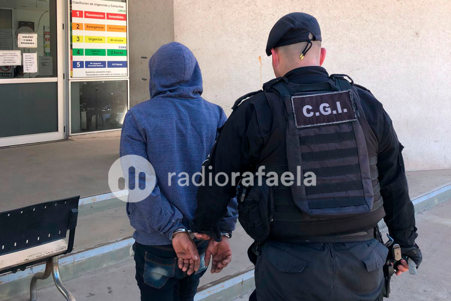 Traigan puertas que manijas sobran: lo atraparon con picaportes, canillas y caños de bronce