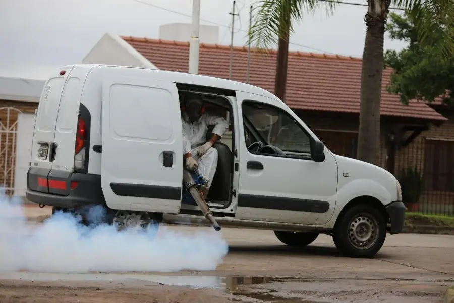 Se realizan tareas de fumigación en los barrios