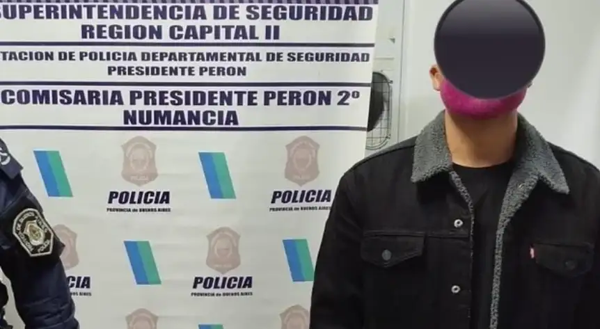Perro primo detenido