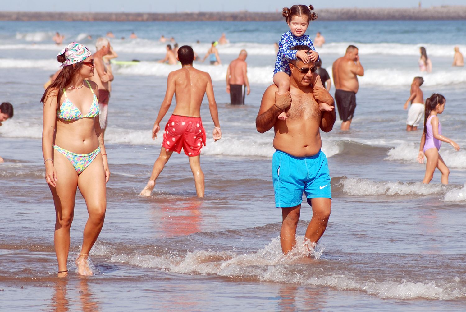 Días de calor. Los turistas disfrutan de la playa