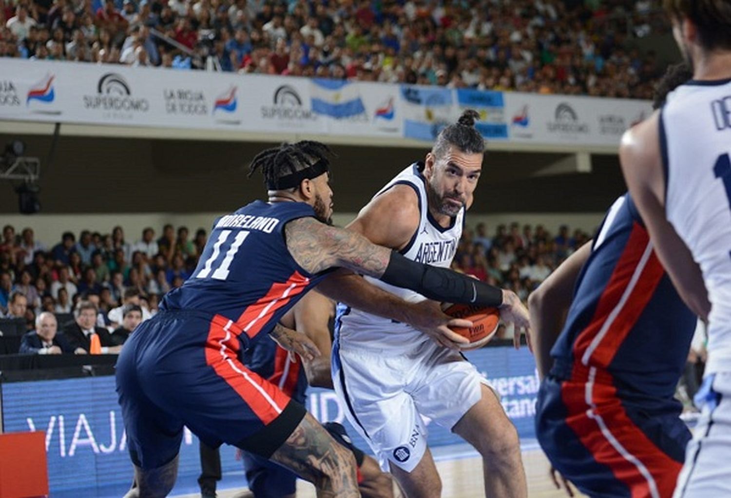 Argentina venció a EEUU y aseguró una plaza para el Mundial de Básquet