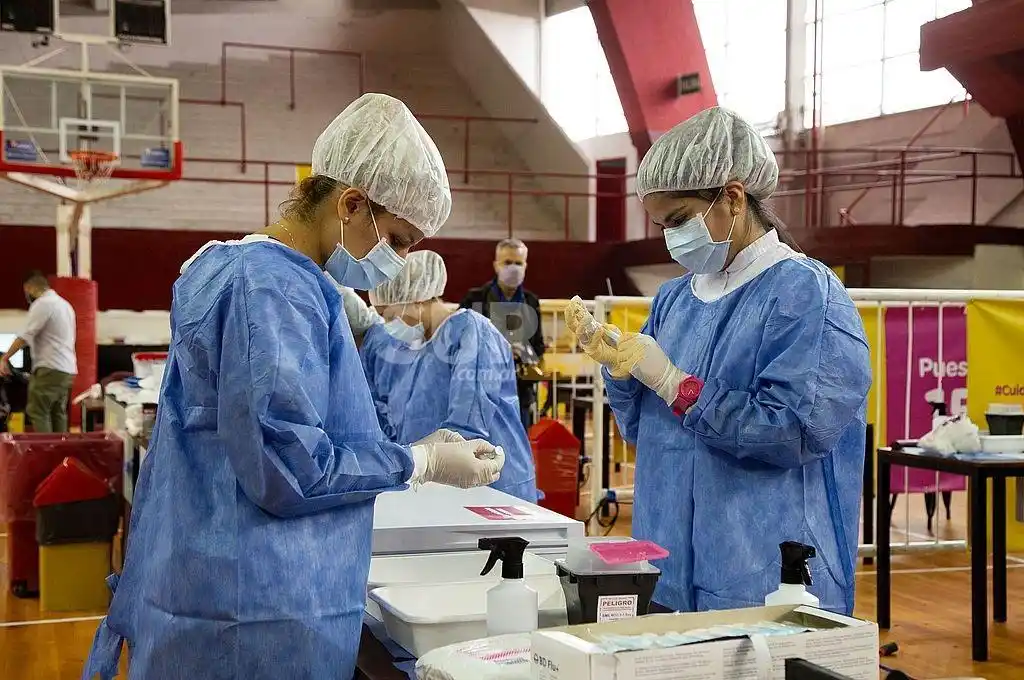 Covid-19: confirman 1.373 nuevos contagios en Argentina y 52 en Santa Fe