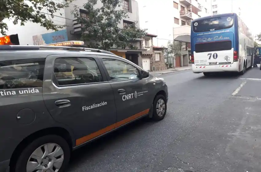 Detectaron un micro que tenía adulterada una medida de seguridad