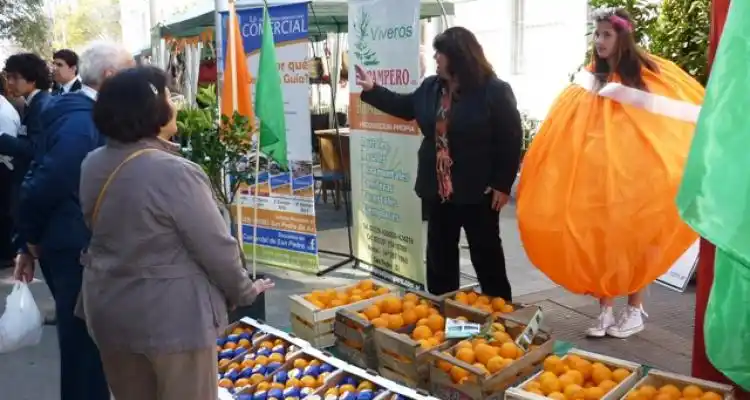 Feria de la naranja: Aguilar desmintió a Corvalán