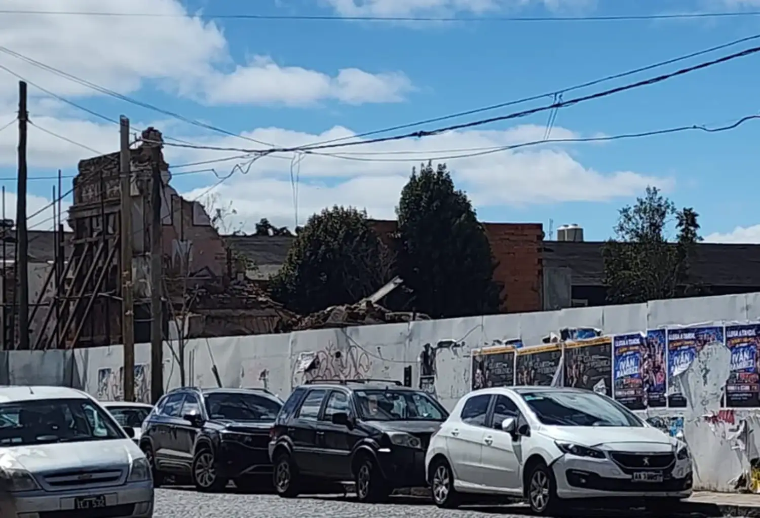 El levantamiento de la paralización se ordenó para que los desarrolladores avancen con la reconstrucción de la fachada.