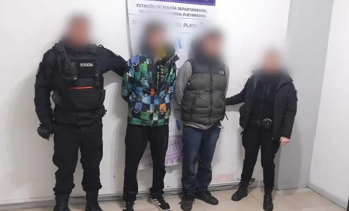 El episodio se inició cuando efectivos del Comando de Patrullas detectaron la circulación peligrosa de los rodados en la intersección de Garay y Olavarría.