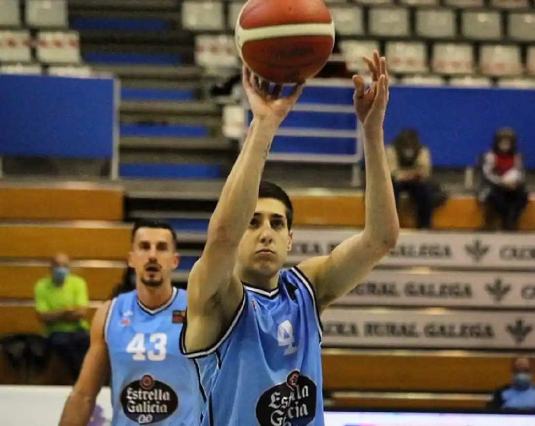 Mateo Díaz volvió a destacarse en la victoria del Breogán que sigue puntero