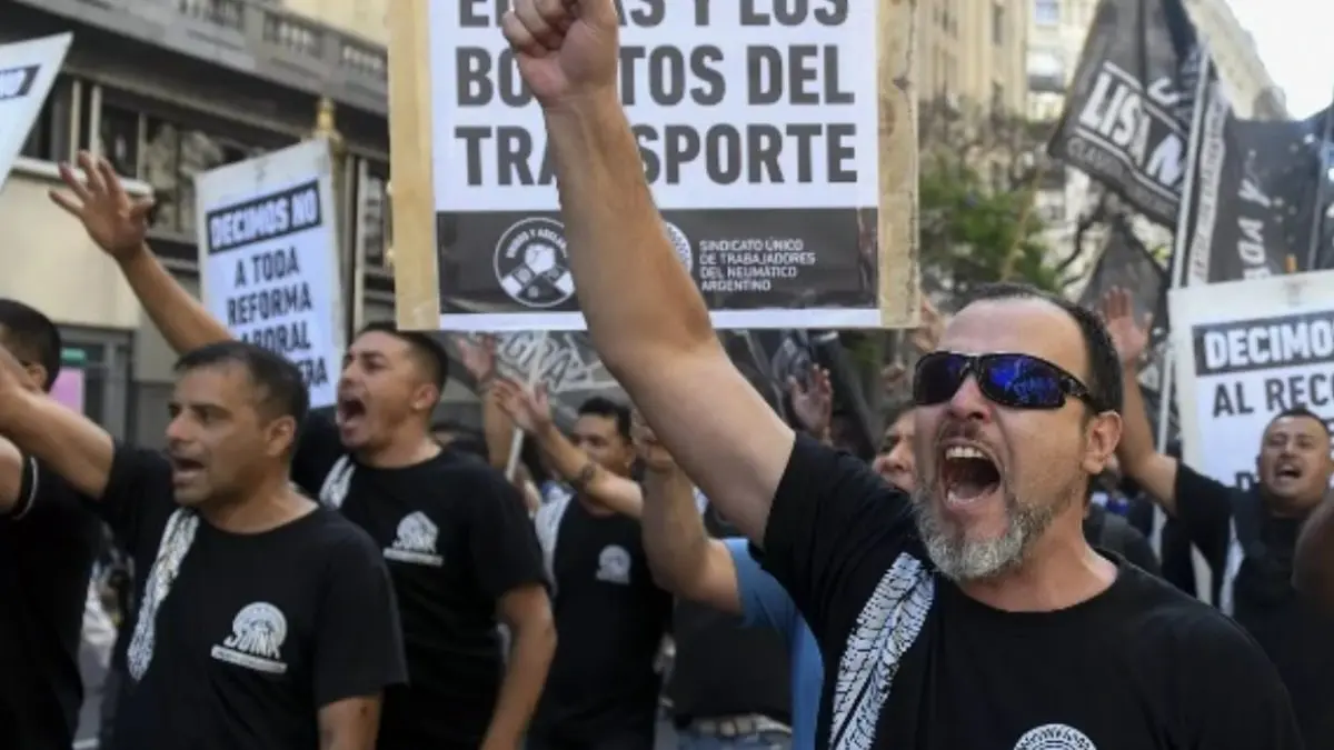 ¡MEGADECRETO TIENE ENCENDIDOS A ARGENTINOS! Gobierno Milei llama al Congreso a sesiones extraordinarias para tratar reformas económicas