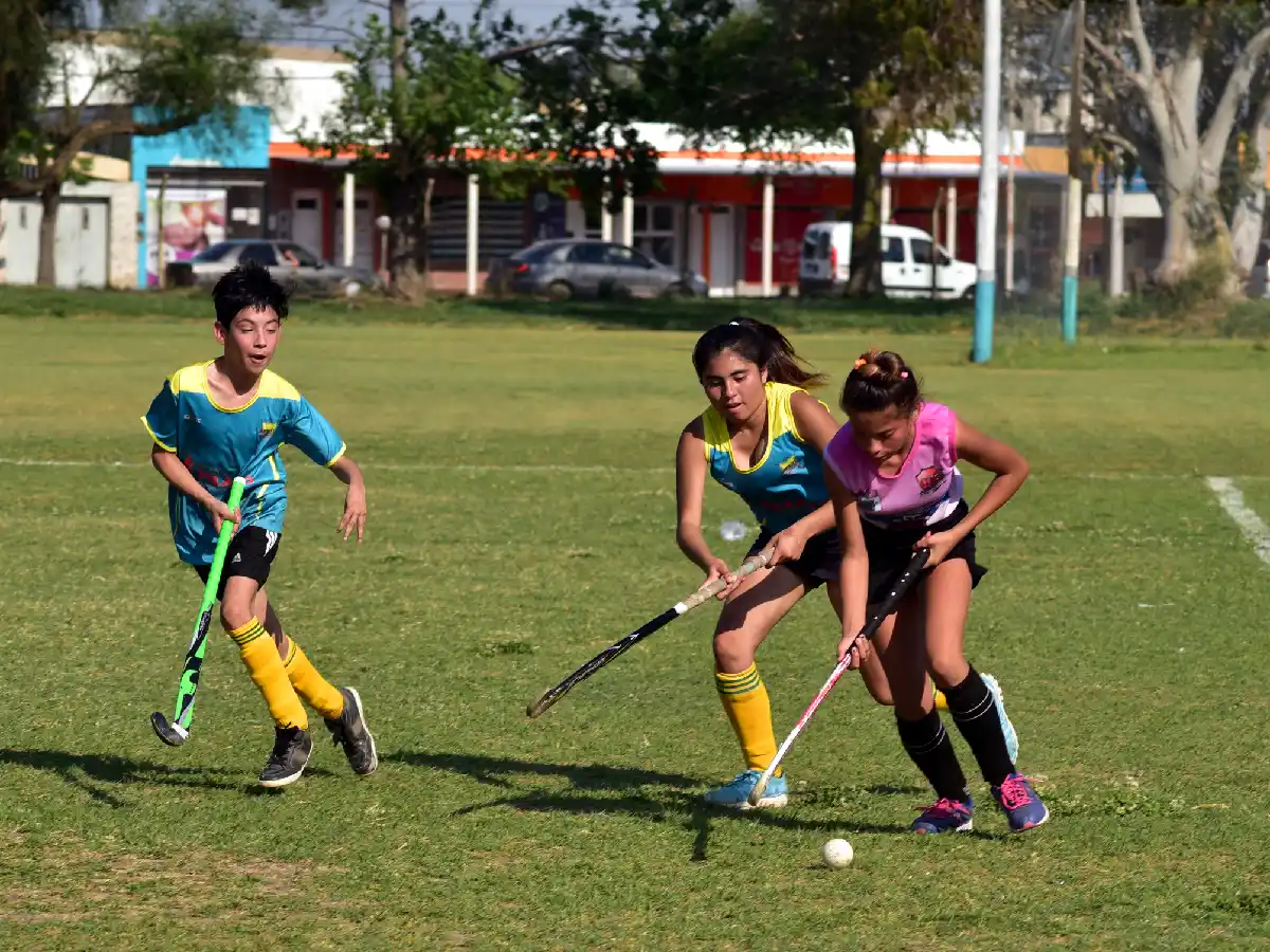 Encuentro realizan en el Polideportivo