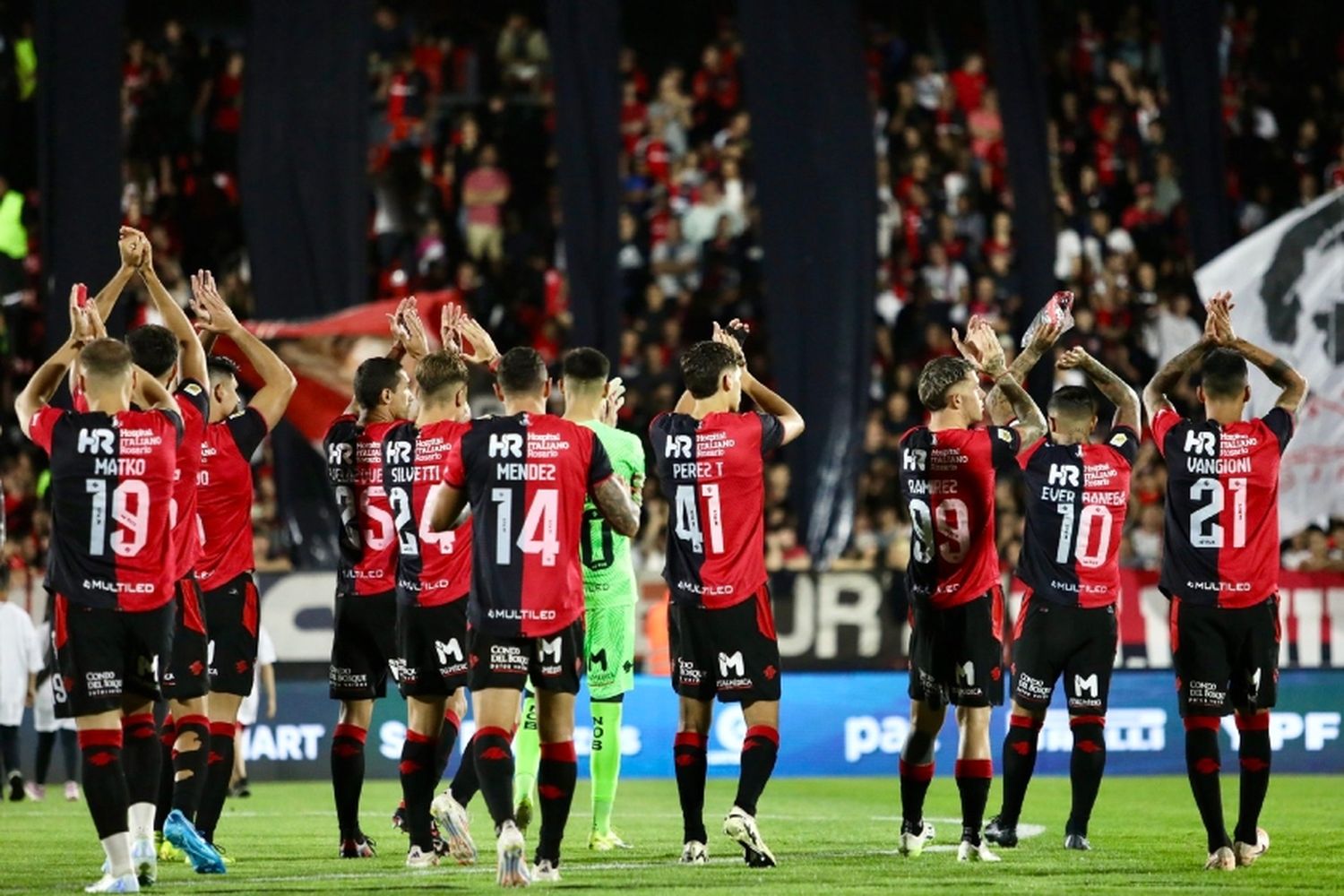 Newell's confirmó tres bajas para viajar a Córdoba por el último partido del campeonato