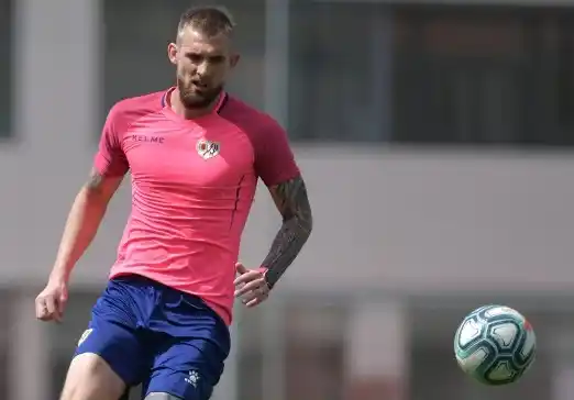 Empate de Rayo y roja para Saveljich