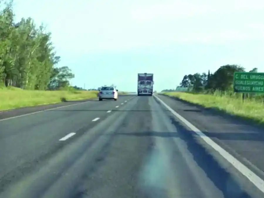 Privatización de rutas: el Gobierno firmó los contratos para su traspaso y mantenimiento