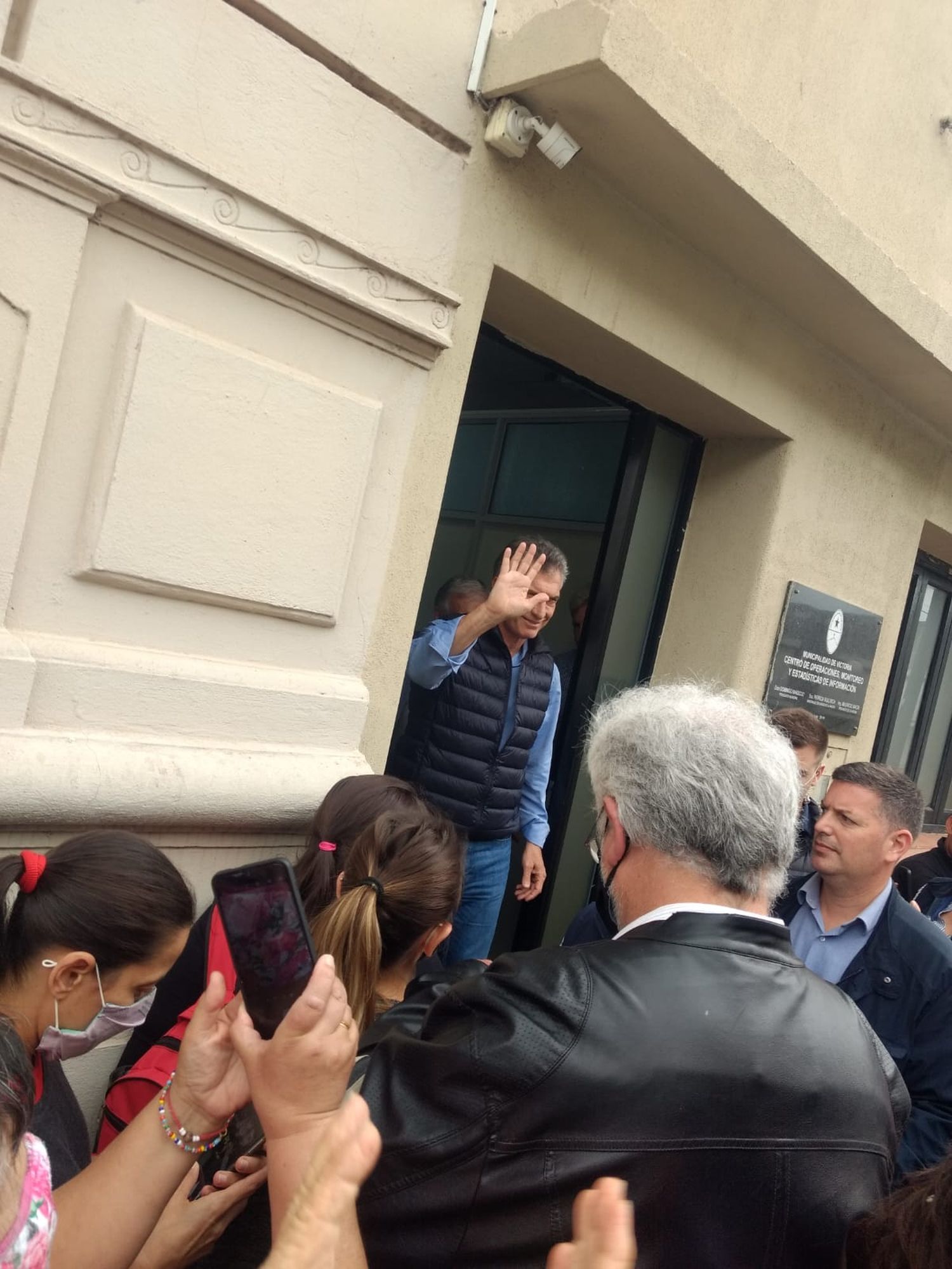 A días de las elecciones, Macri visita Victoria