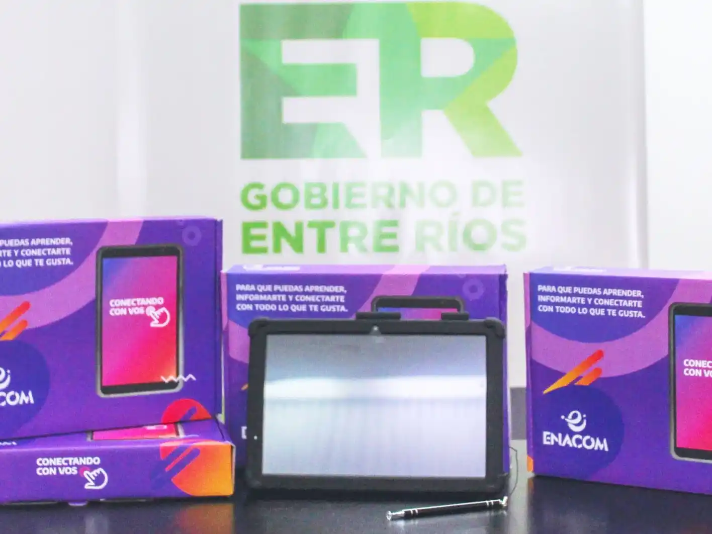Entre Ríos recibe tablets para reforzar la alfabetización en tercer grado