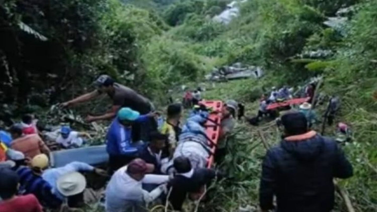 TRAGEDIA EN TOLIMA: accidente de un autobús en Colombia deja 4 muertos y 26 heridos de gravedad